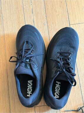 Hoka Men's Black Arahi 8 Running Shoes - Like New